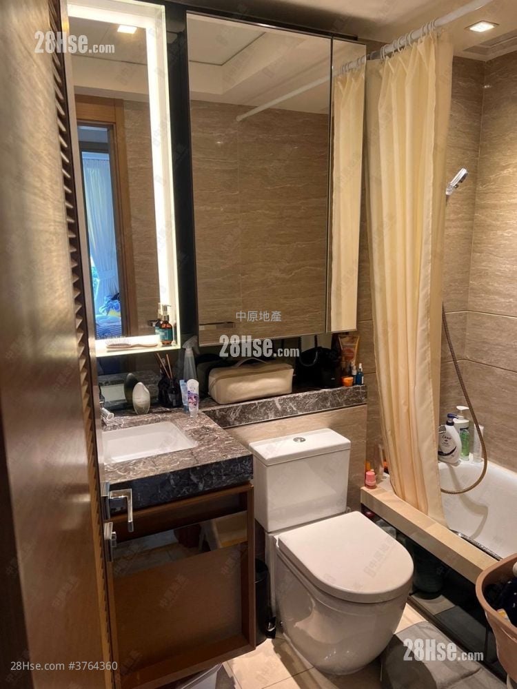 峻峦 售盘 3 房 736 平方尺