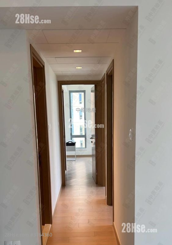 峻峦 售盘 3 房 736 平方尺