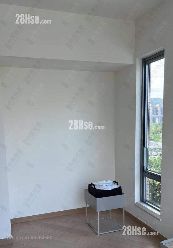 峻峦 售盘 3 房 736 平方尺