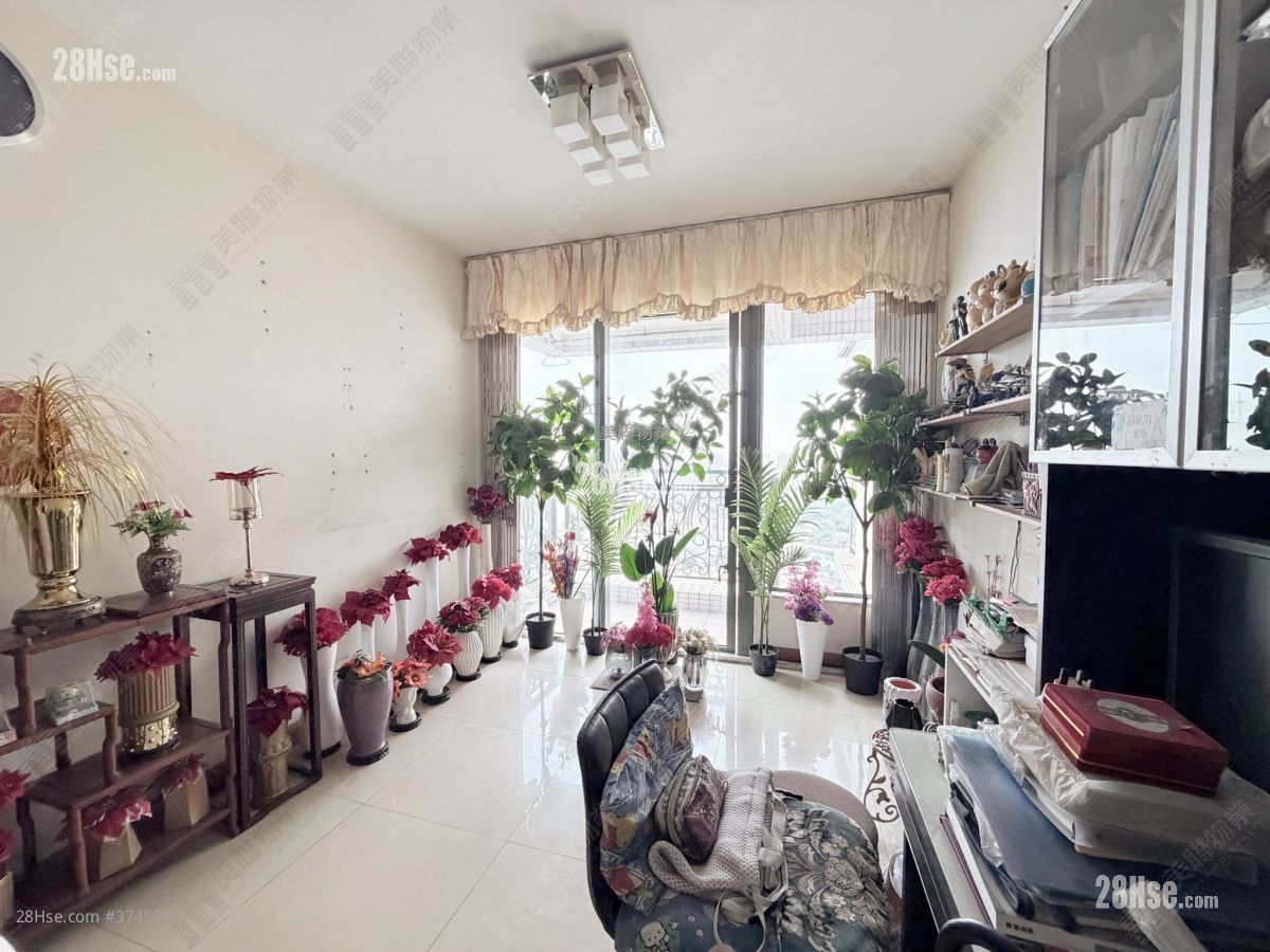 海典軒 售盤 3 房 , 1 浴室 586 平方呎