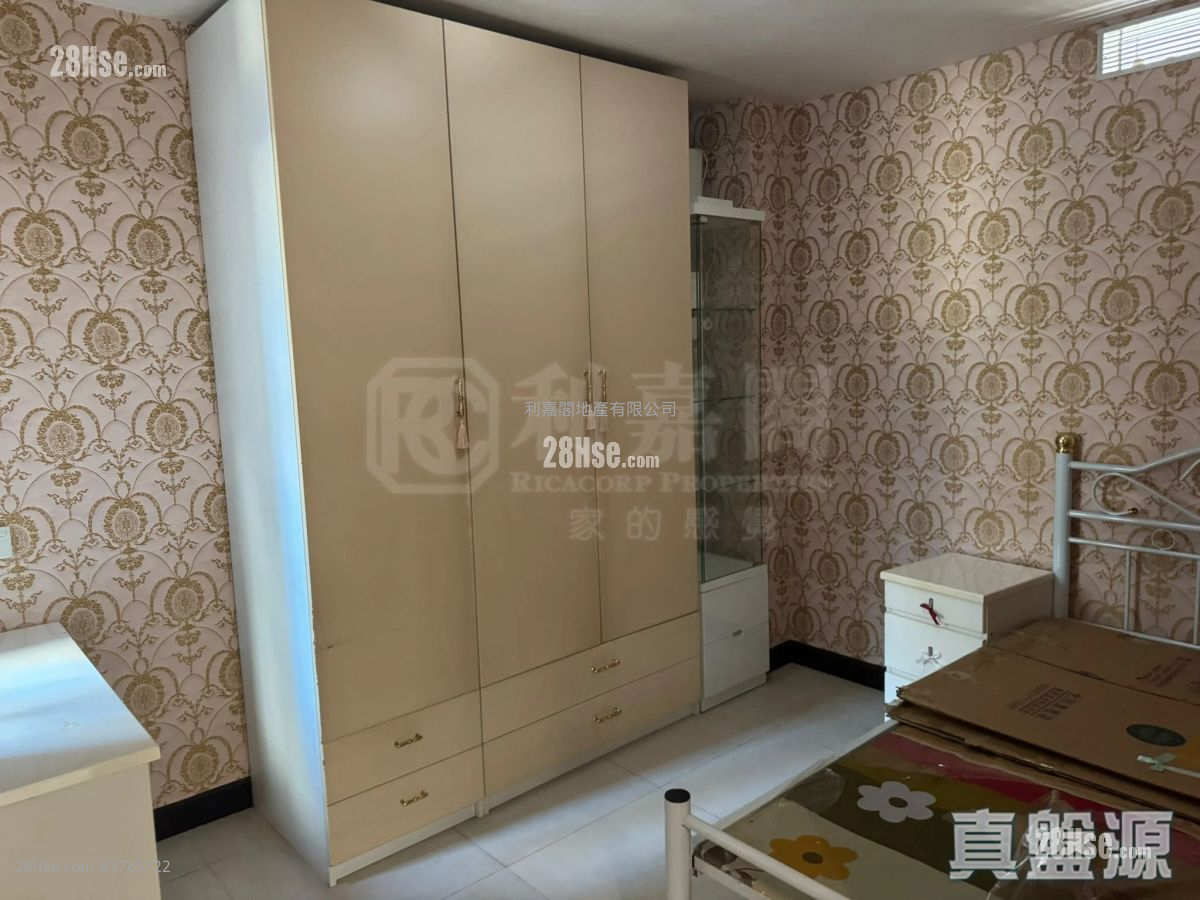 美孚新邨 售盘 4 房 , 2 浴室 1,327 平方尺