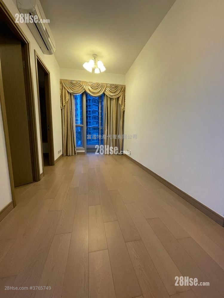 The Reach Sell 2 Bedrooms , 1 Bathroom 442 ft²