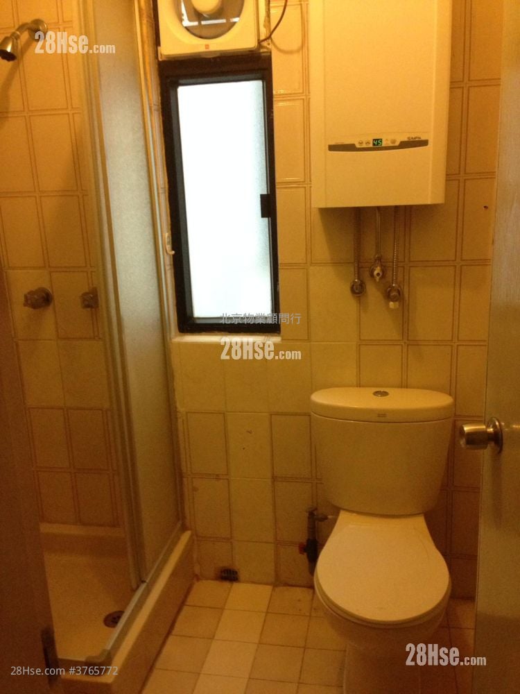 Kornhill Sell 3 Bedrooms , 2 Bathrooms 668 ft²