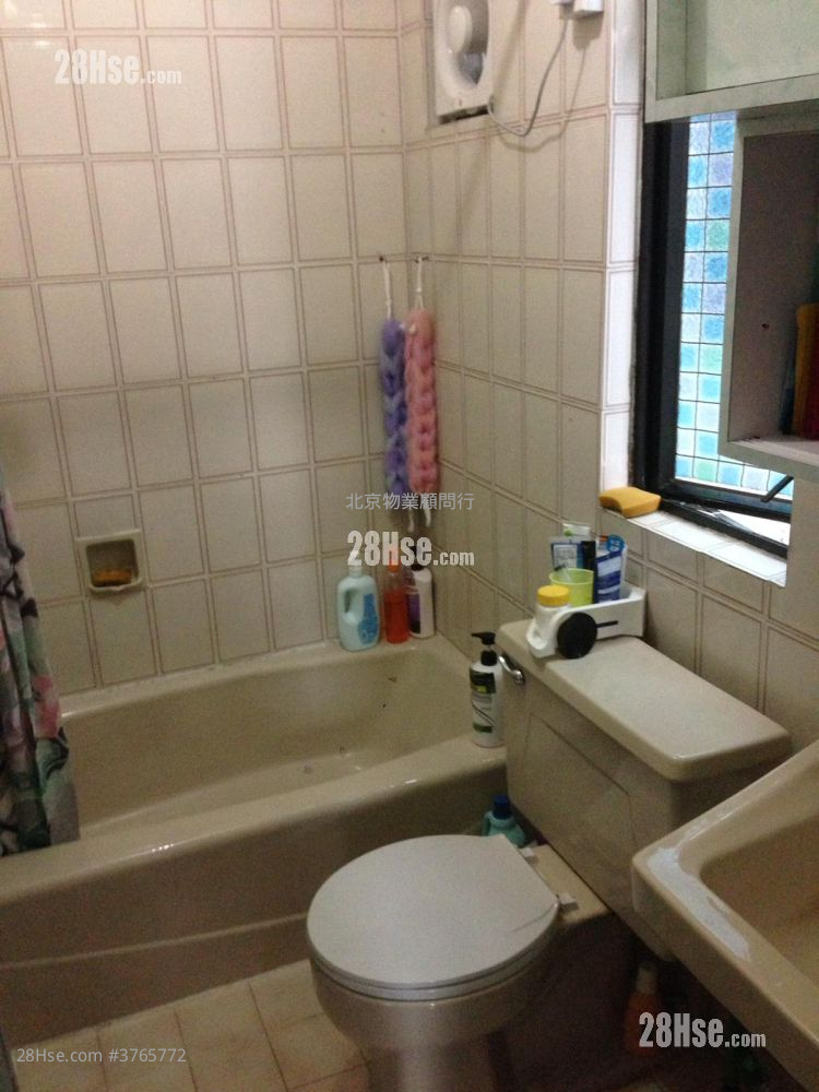 Kornhill Sell 3 Bedrooms , 2 Bathrooms 668 ft²