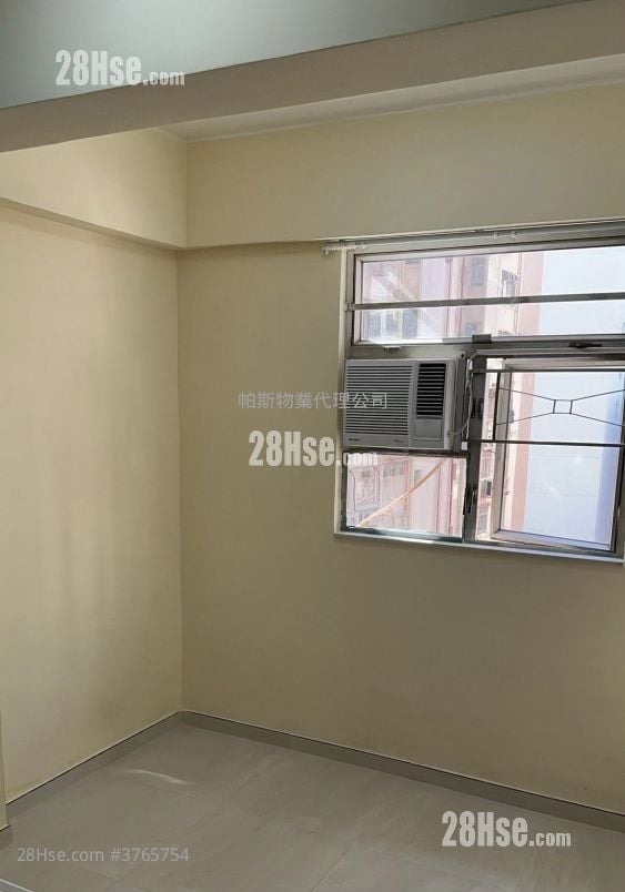 Kam Shek Building Sell 385 ft²