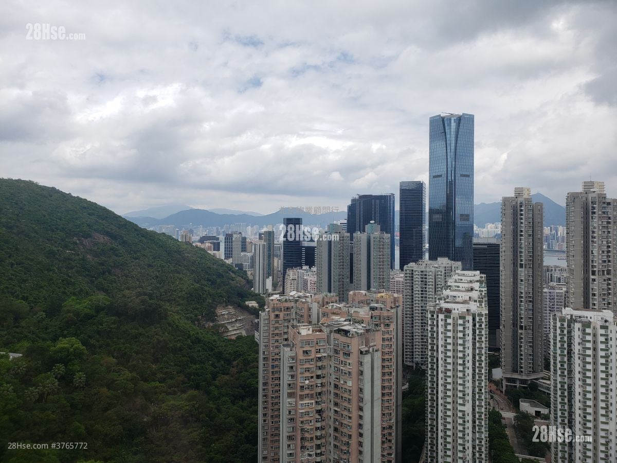 Kornhill Sell 3 Bedrooms , 2 Bathrooms 668 ft²