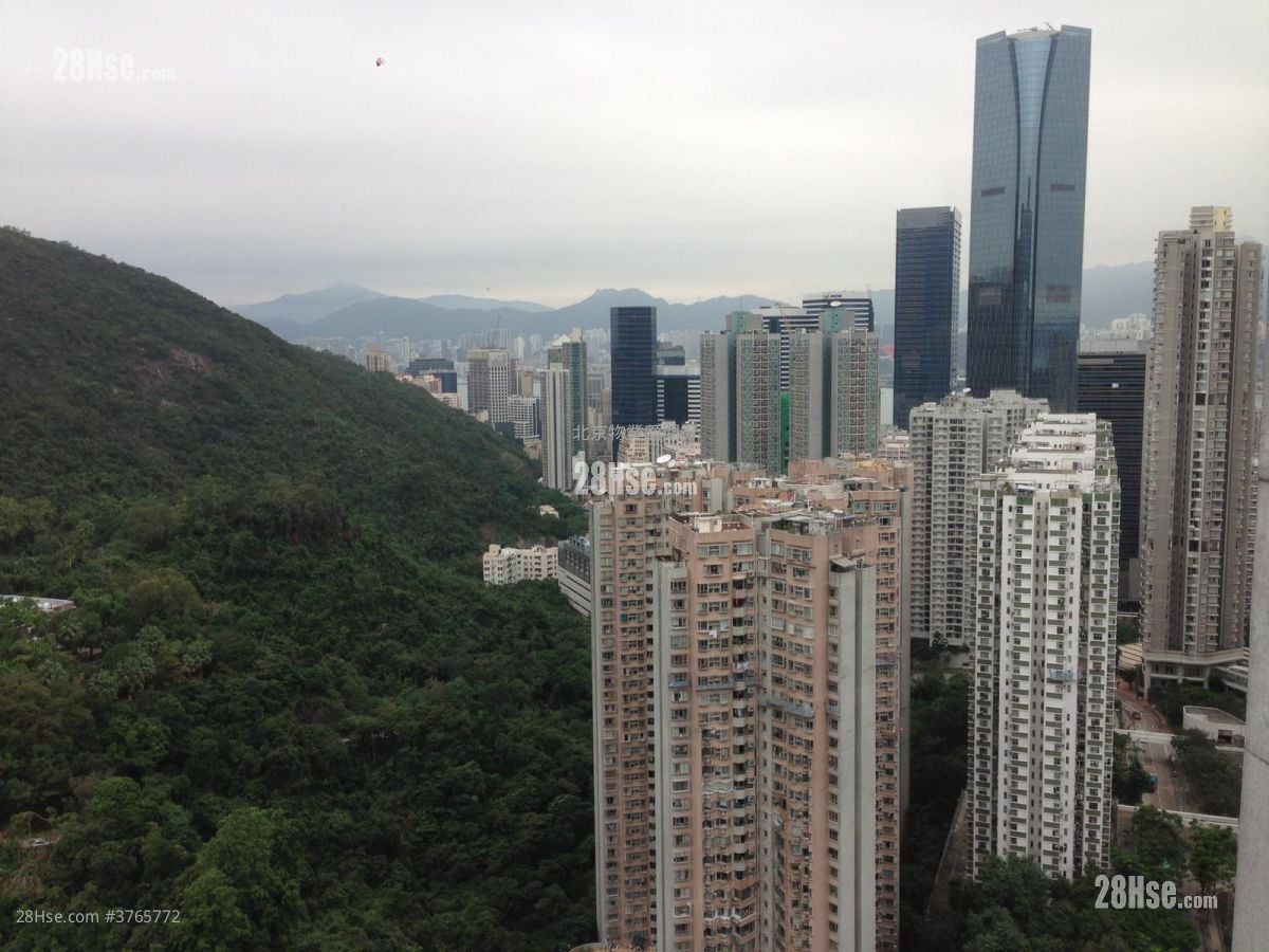 Kornhill Sell 3 Bedrooms , 2 Bathrooms 668 ft²