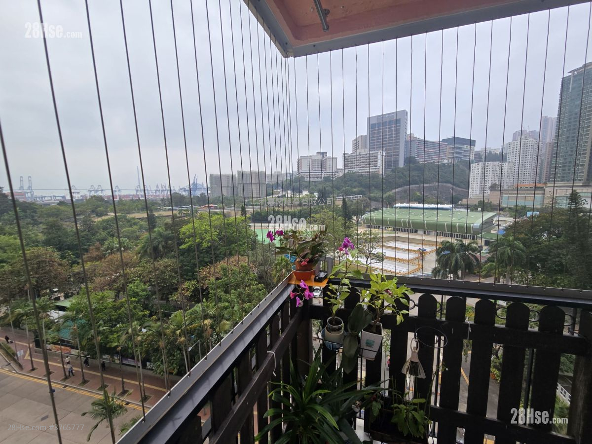 Mei Foo Sun Chuen Sell 3 Bedrooms , 2 Bathrooms 705 ft²