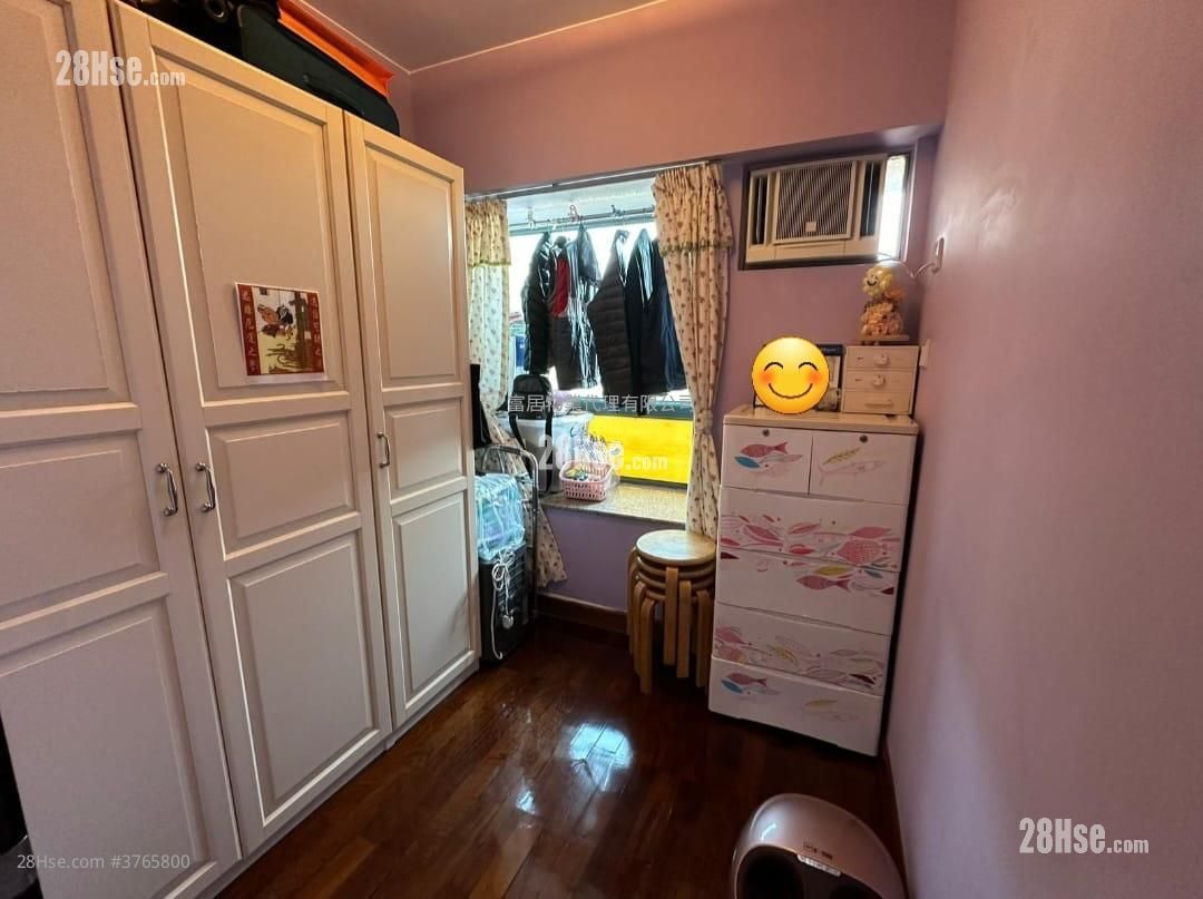 Sea Crest Villa Sell 2 Bedrooms , 1 Bathroom 471 ft²