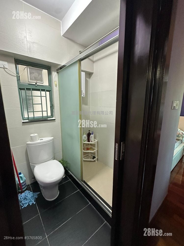 Sea Crest Villa Sell 2 Bedrooms , 1 Bathroom 471 ft²