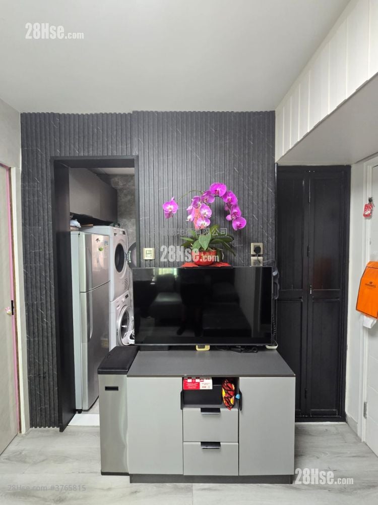 Folkland Mansion Sell 3 Bedrooms , 1 Bathroom 230 ft²