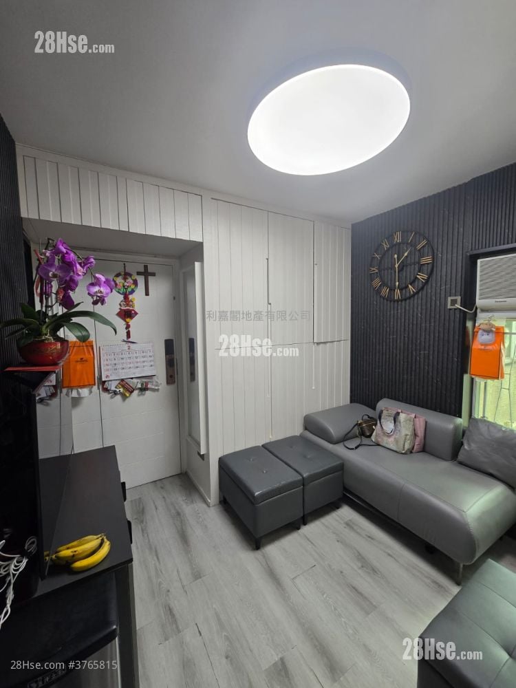 Folkland Mansion Sell 3 Bedrooms , 1 Bathroom 230 ft²