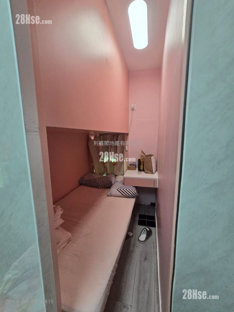 Folkland Mansion Sell 3 Bedrooms , 1 Bathroom 230 ft²