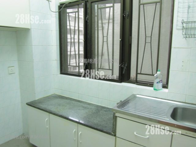 Hang Tak Building Rental 2 Bedrooms , 1 Bathroom 400 ft²