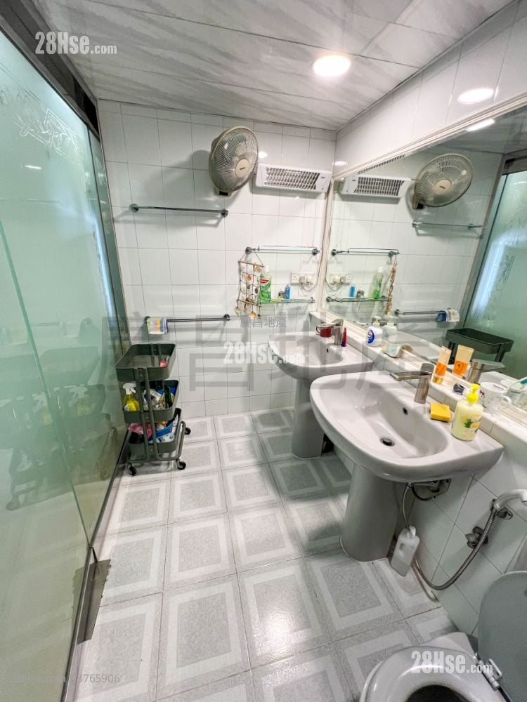 Bedford Gardens Rental 4 Bedrooms , 2 Bathrooms 1,160 ft²