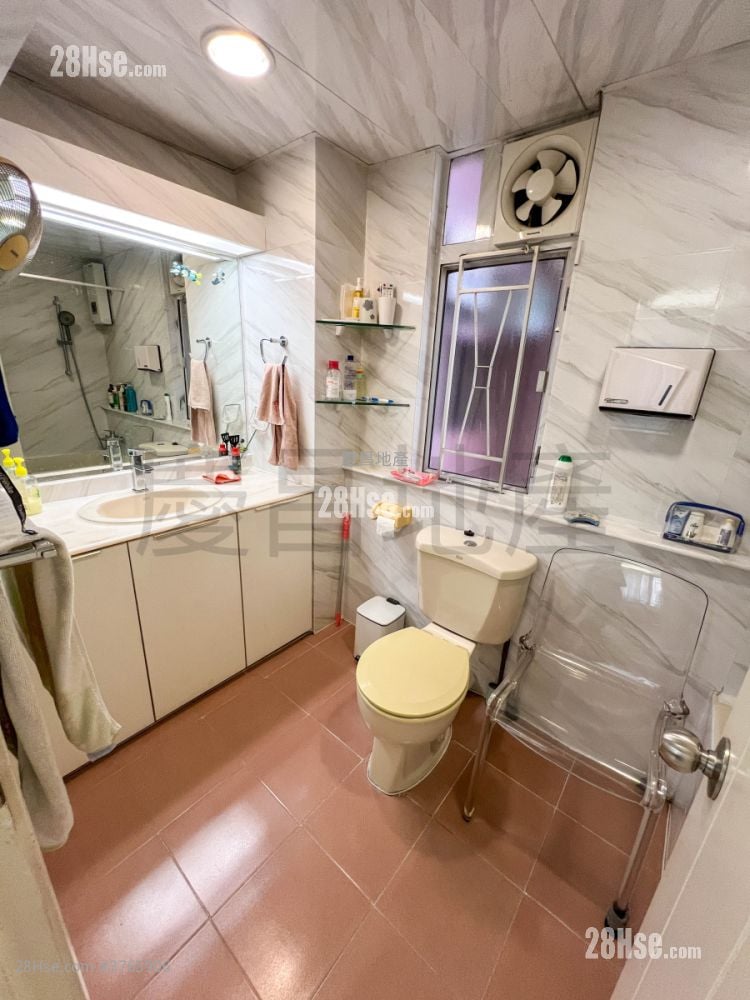 Bedford Gardens Rental 4 Bedrooms , 2 Bathrooms 1,160 ft²