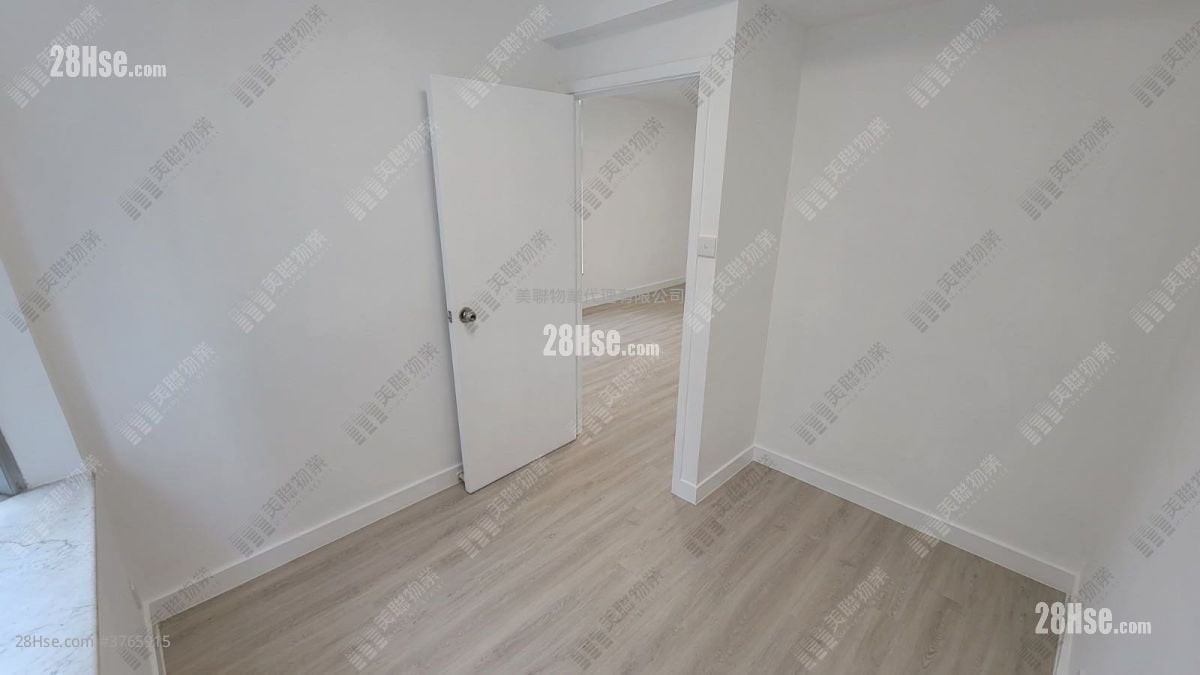 Riviera Gardens Sell 2 Bedrooms 422 ft²