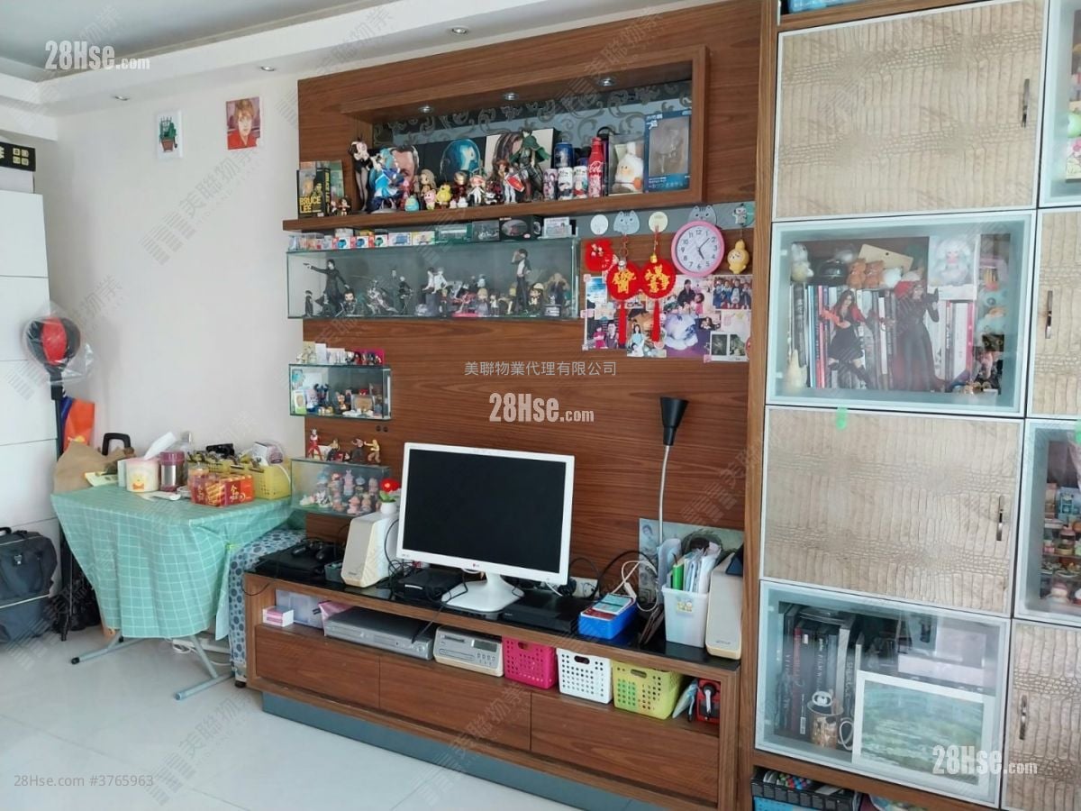 Metro Town Sell 2 Bedrooms 503 ft²