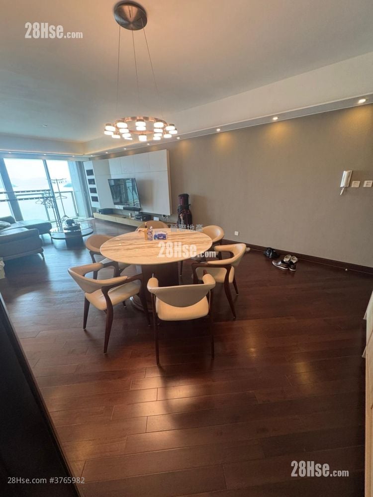 Mayfair By The Sea Rental 4 Bedrooms , 3 Bathrooms 1,419 ft²