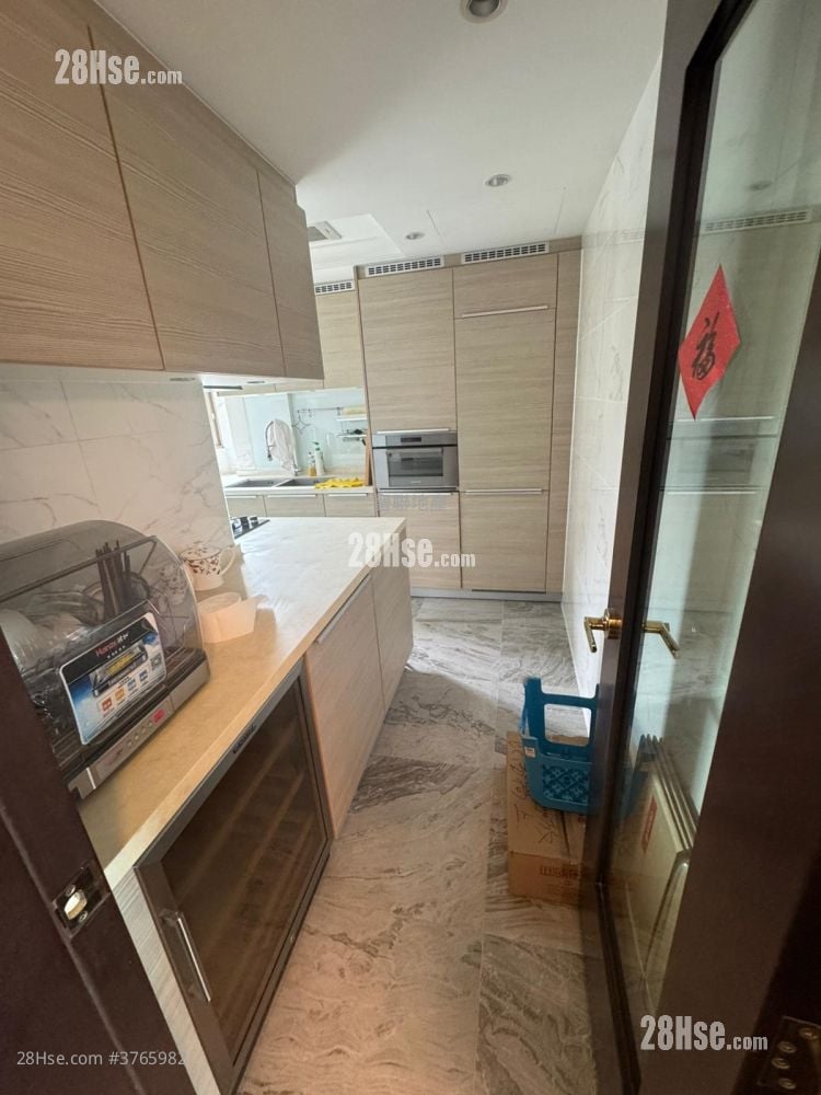 Mayfair By The Sea Rental 4 Bedrooms , 3 Bathrooms 1,419 ft²