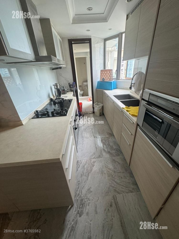 Mayfair By The Sea Rental 4 Bedrooms , 3 Bathrooms 1,419 ft²