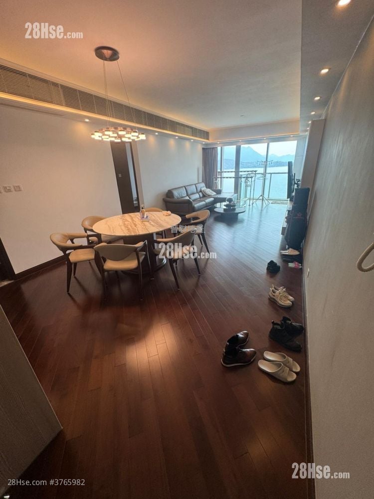 Mayfair By The Sea Rental 4 Bedrooms , 3 Bathrooms 1,419 ft²