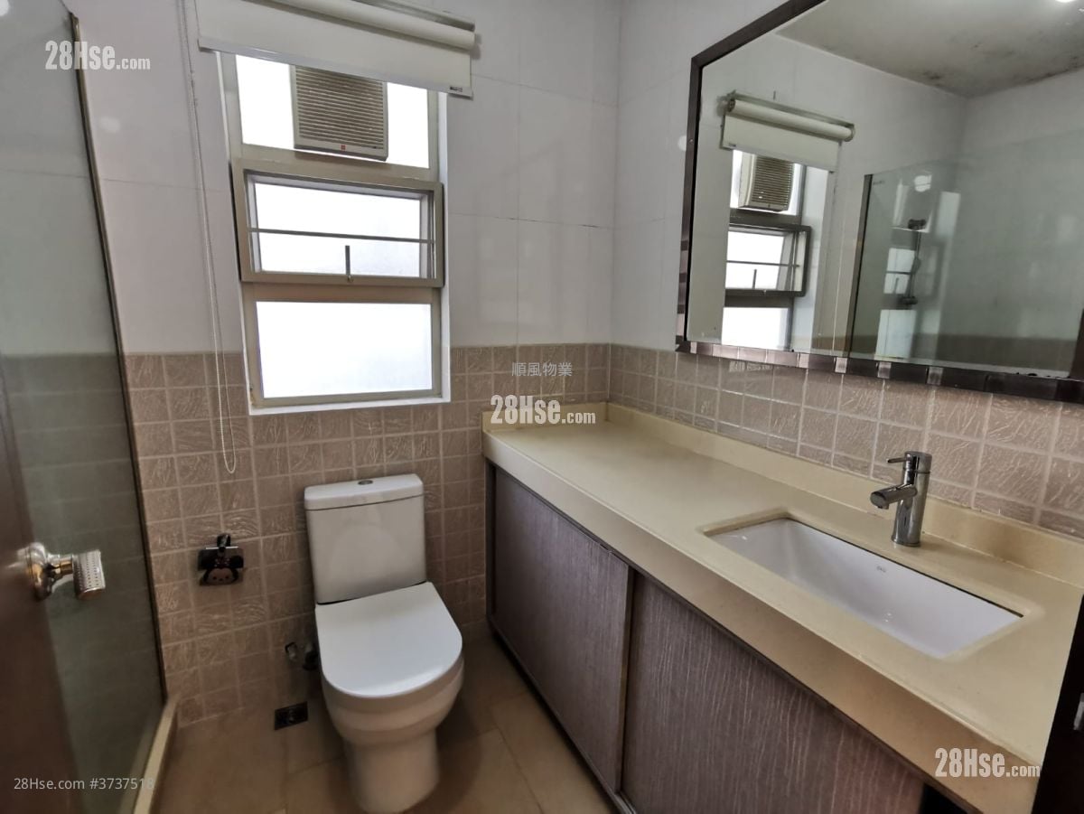 Village Sell 3 Bedrooms , 2 Bathrooms 700 ft²