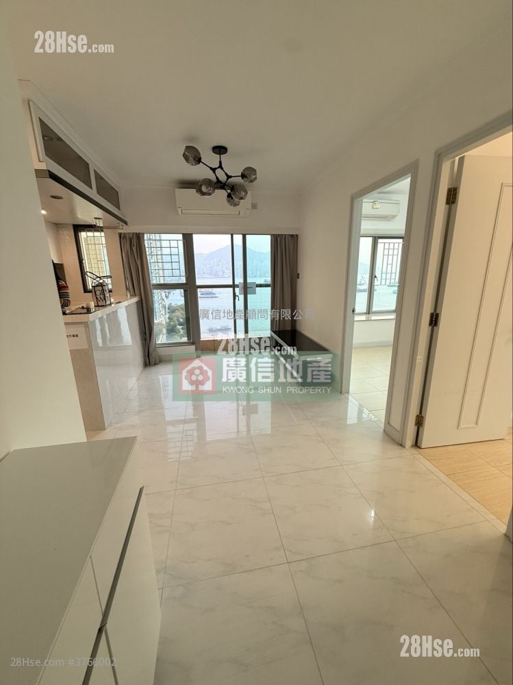 Hampton Place Sell 2 Bedrooms , 1 Bathroom 429 ft²