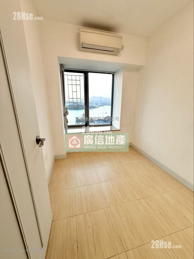 Hampton Place Sell 2 Bedrooms , 1 Bathroom 429 ft²