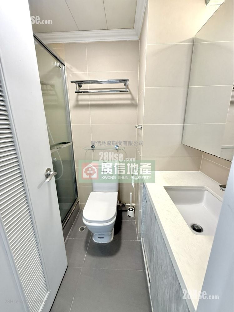 Hampton Place Sell 2 Bedrooms , 1 Bathroom 429 ft²