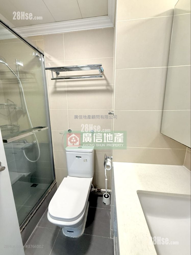 Hampton Place Sell 2 Bedrooms , 1 Bathroom 429 ft²