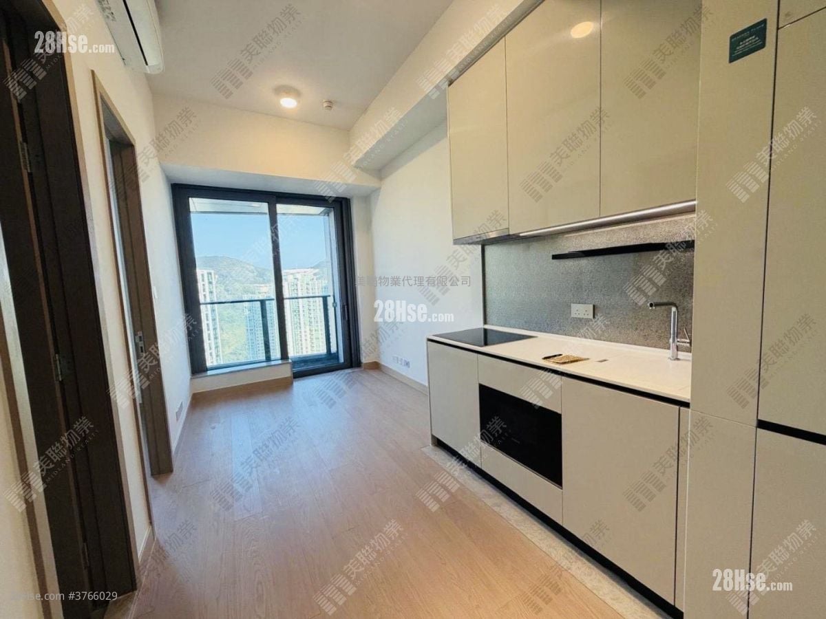 Seasons Place 售盘 1 房 , 1 浴室 323 平方尺