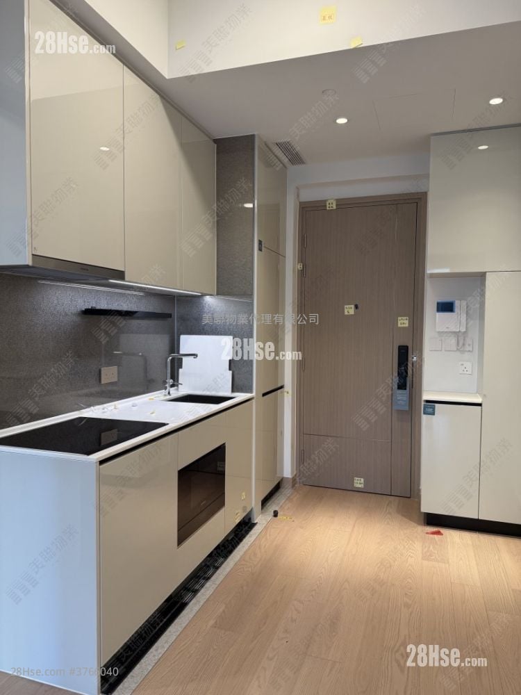 Seasons Place 售盘 1 房 , 1 浴室 323 平方尺