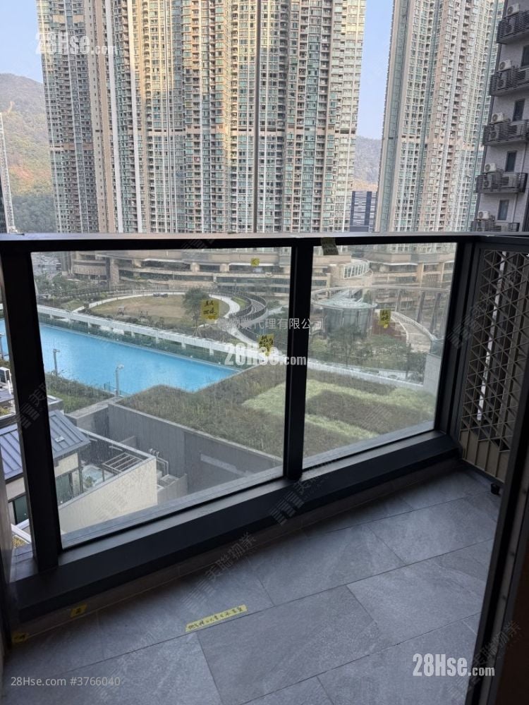 Seasons Place 售盘 1 房 , 1 浴室 323 平方尺