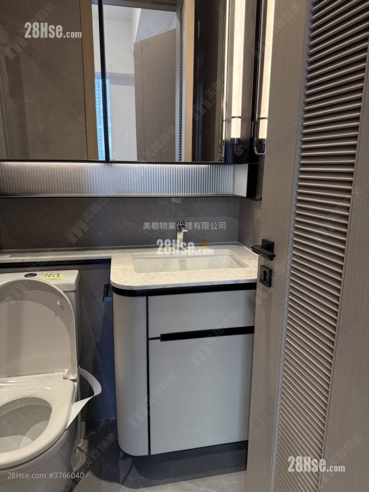 Seasons Place 售盘 1 房 , 1 浴室 323 平方尺