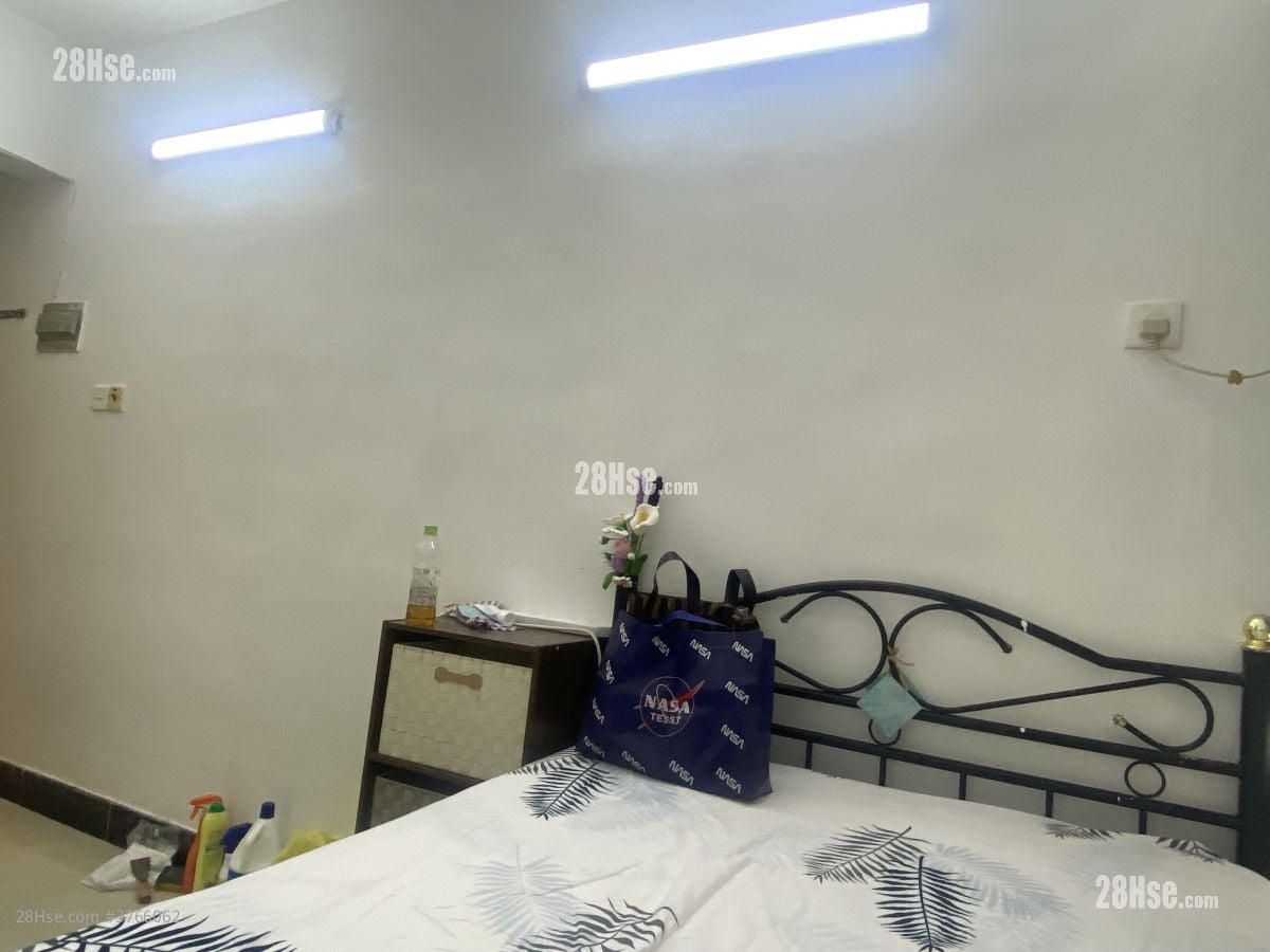 Champagne Court Rental Studio , 1 Bathroom 120 ft²