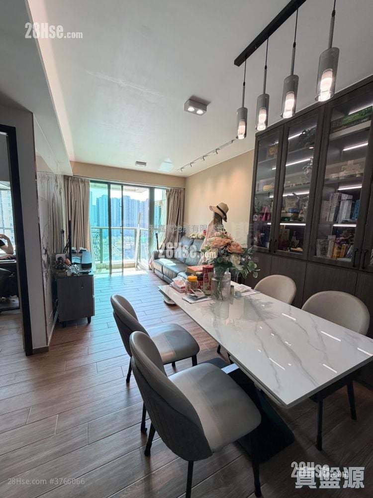 蔚蓝湾畔 售盘 2 房 , 2 浴室 745 平方尺