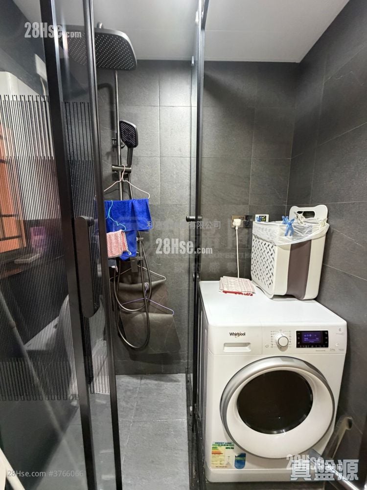 蔚蓝湾畔 售盘 2 房 , 2 浴室 745 平方尺