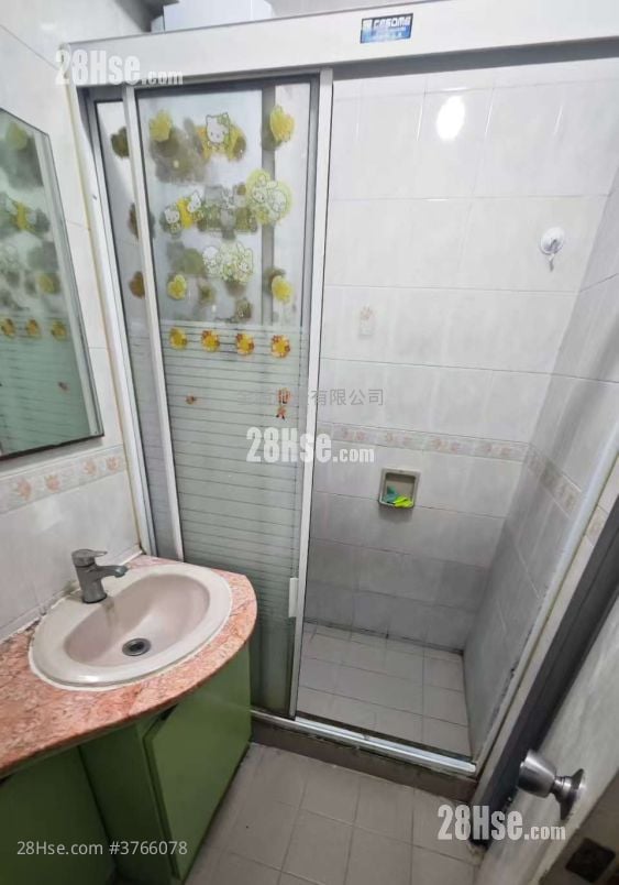 Ngai Hing Mansion Rental 3 Bedrooms , 1 Bathroom 530 ft²