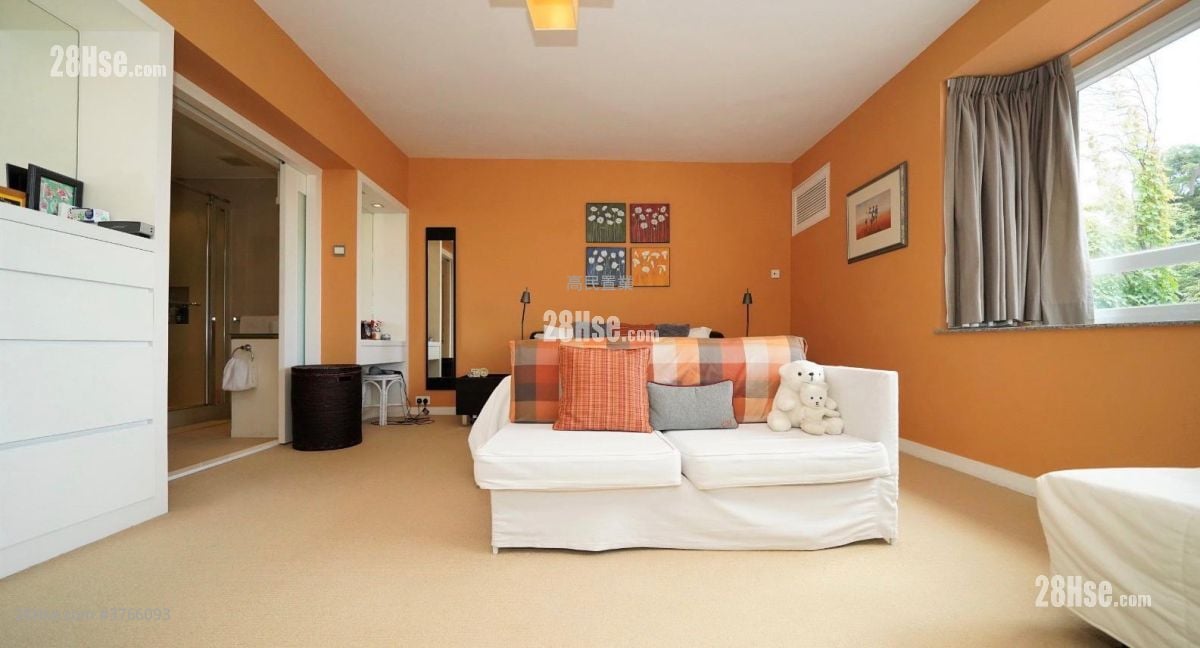 Capital Villa Sell 3 Bedrooms , 2 Bathrooms 2,196 ft²