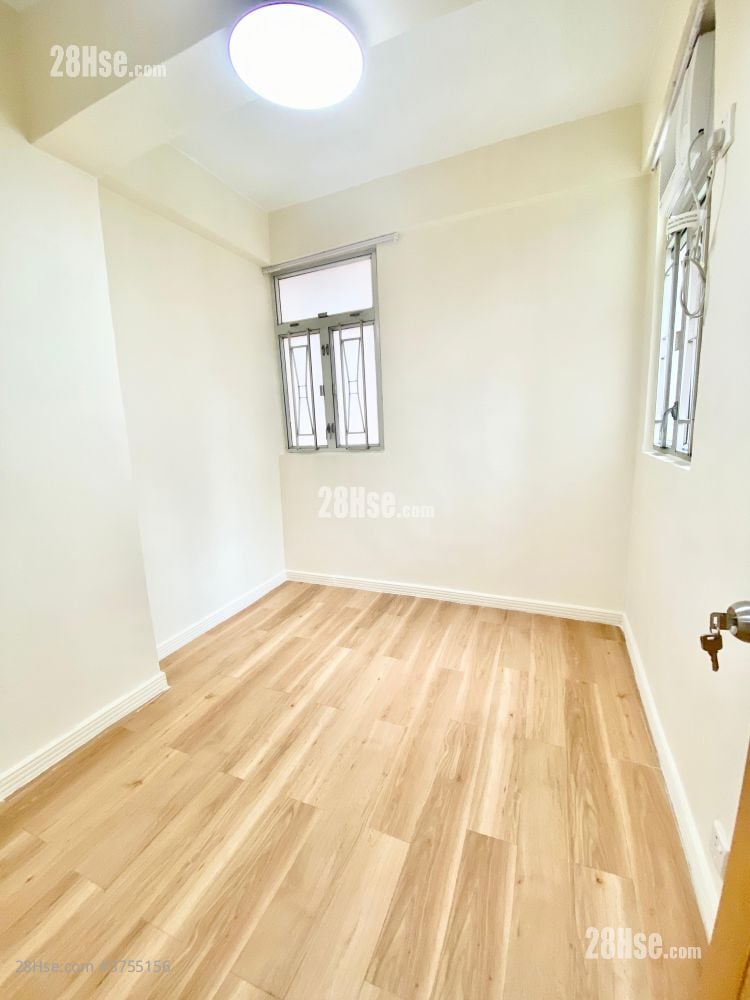 睡房 2: 葵涌大厦 售盘 2 房 , 1 浴室 415 平方尺