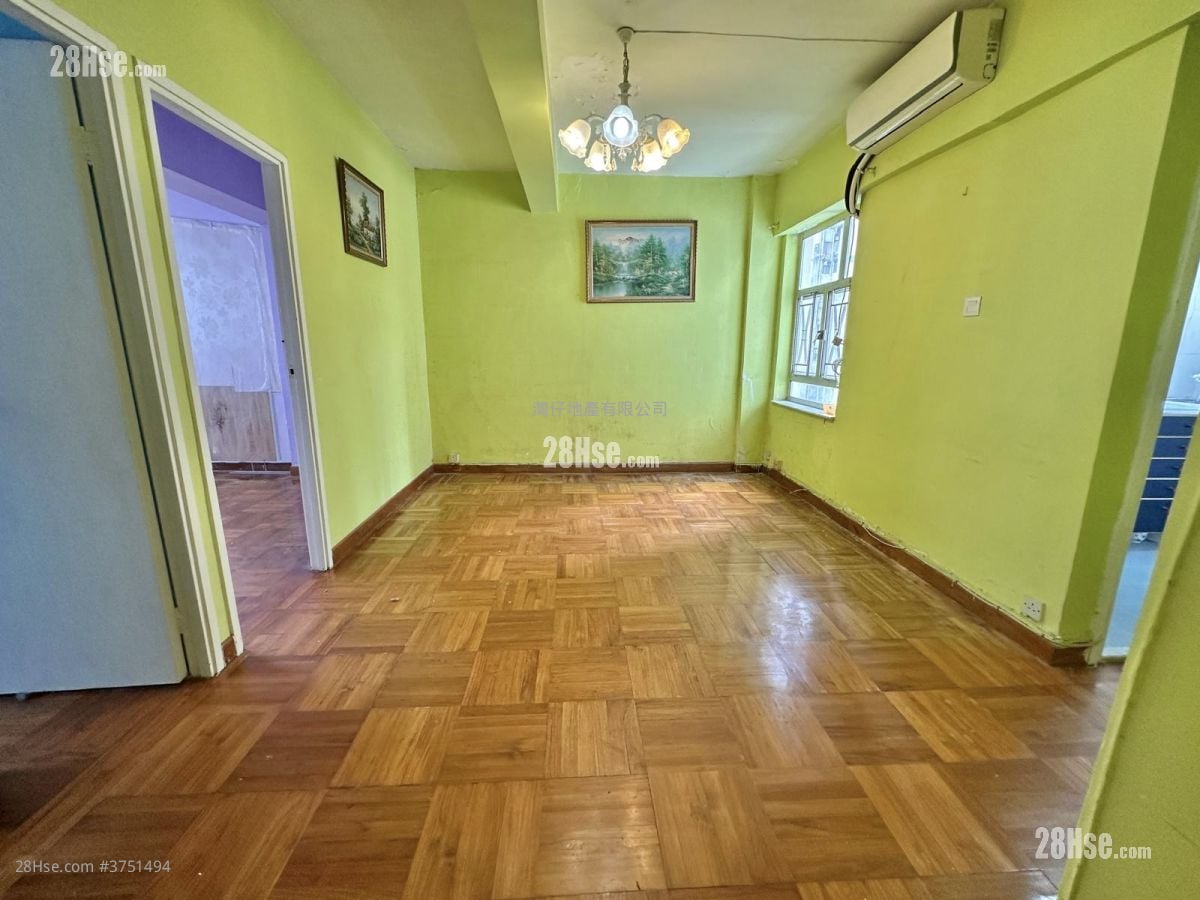 Thai Kong Building Sell 2 Bedrooms , 1 Bathroom 601 ft²