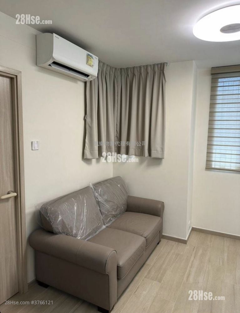 Hoi Tak Court Sell 2 Bedrooms 488 ft²