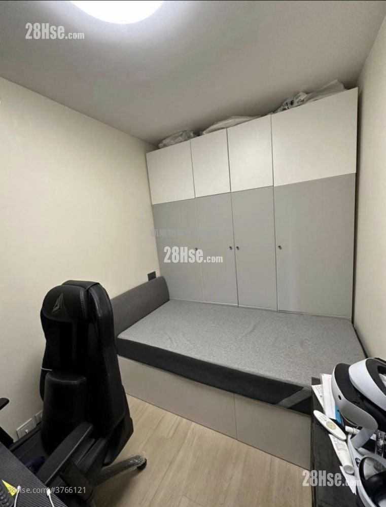 Hoi Tak Court Sell 2 Bedrooms 488 ft²