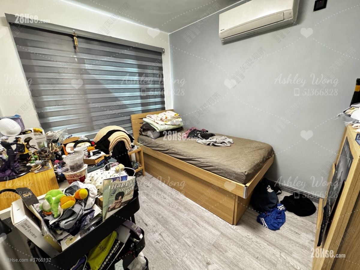 Maple Garden Sell 4 Bedrooms , 3 Bathrooms 698 ft²