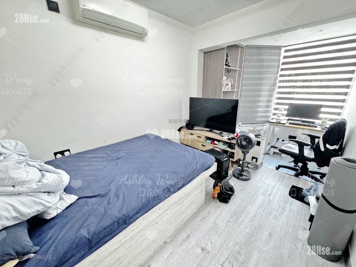 Maple Garden Sell 4 Bedrooms , 3 Bathrooms 698 ft²