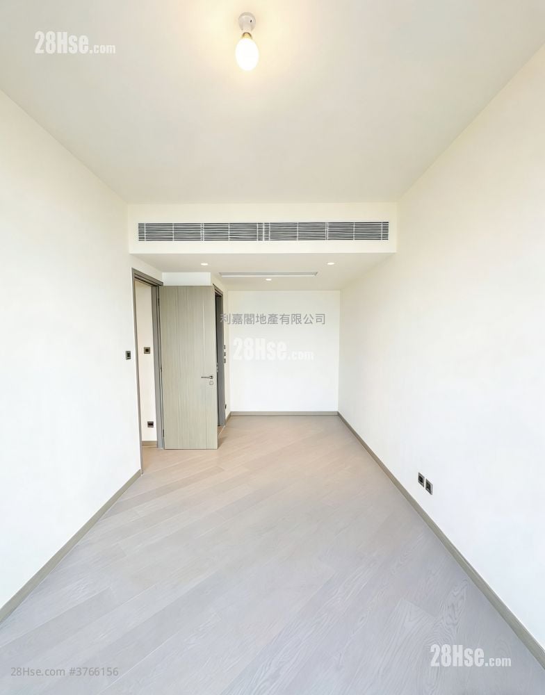 主人房: 主人房（角度2）