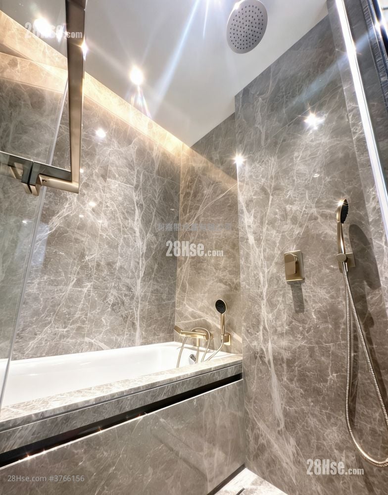 浴室: 主人浴室（角度2）