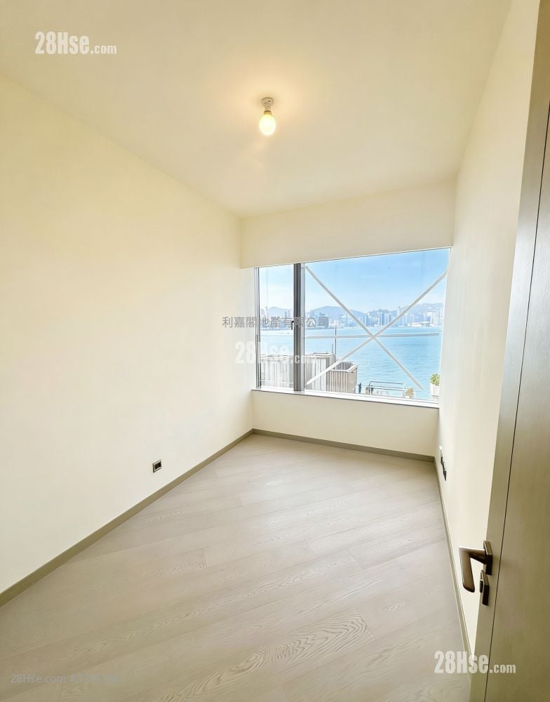 睡房 2: 澐璟 售盘 3 房 , 3 浴室 1,185 平方尺