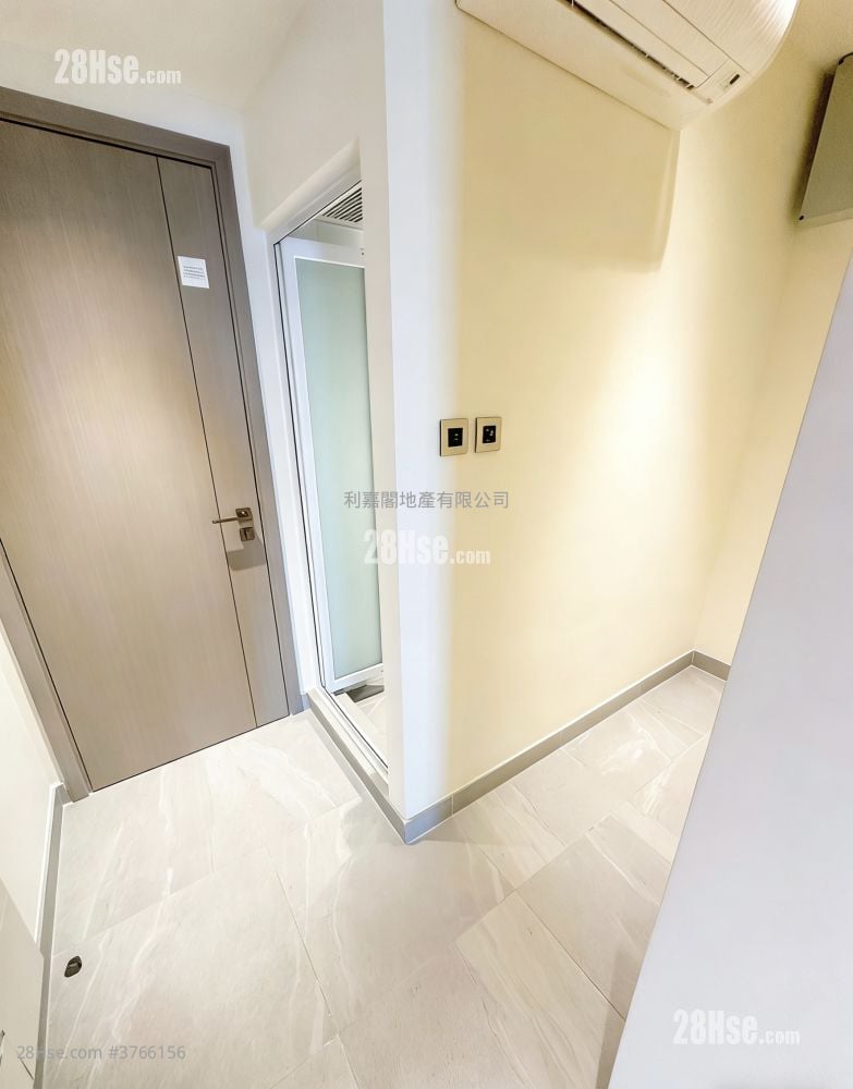 工人房: 澐璟 售盘 3 房 , 3 浴室 1,185 平方尺